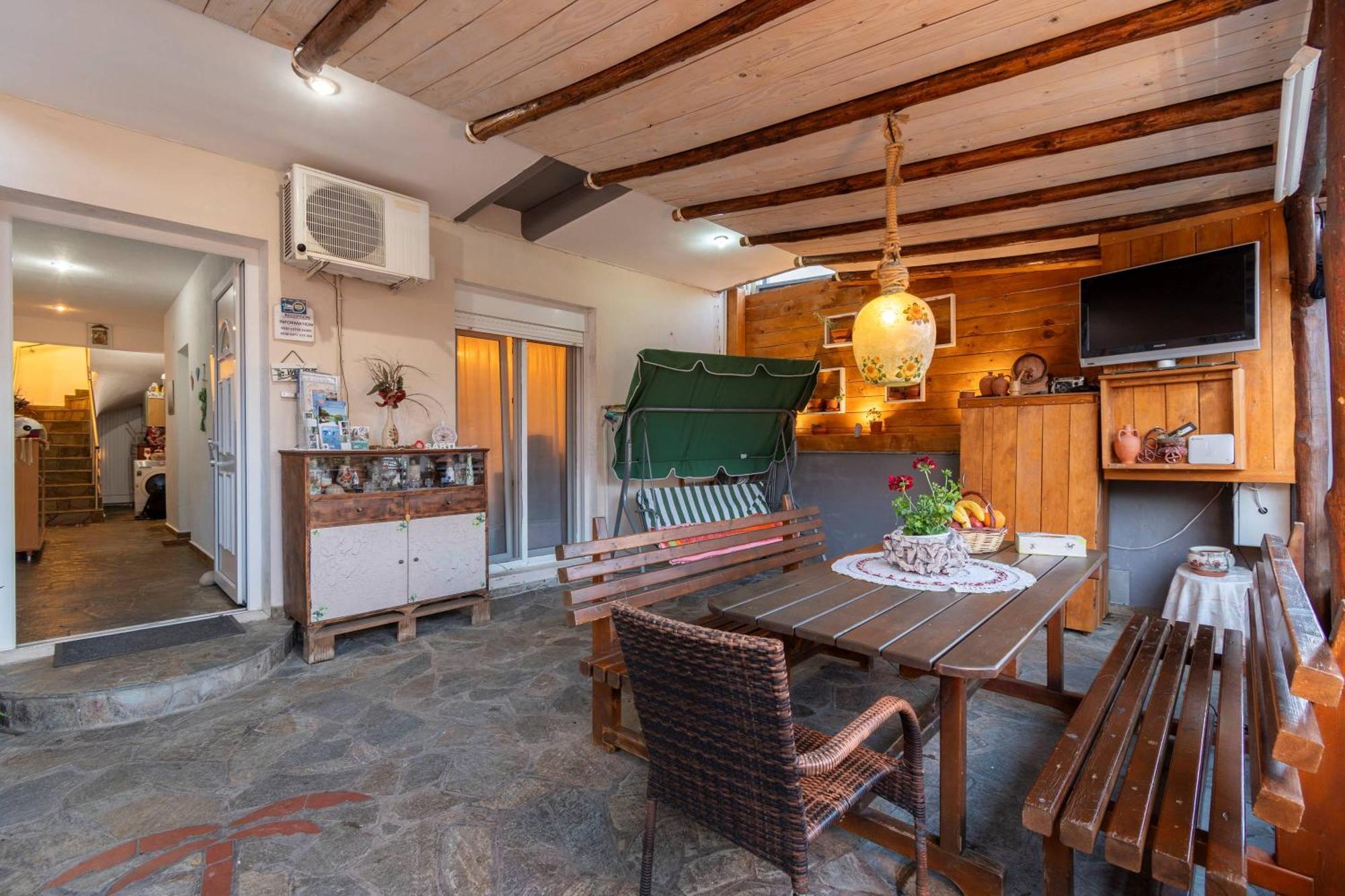 House Niki * Sarti